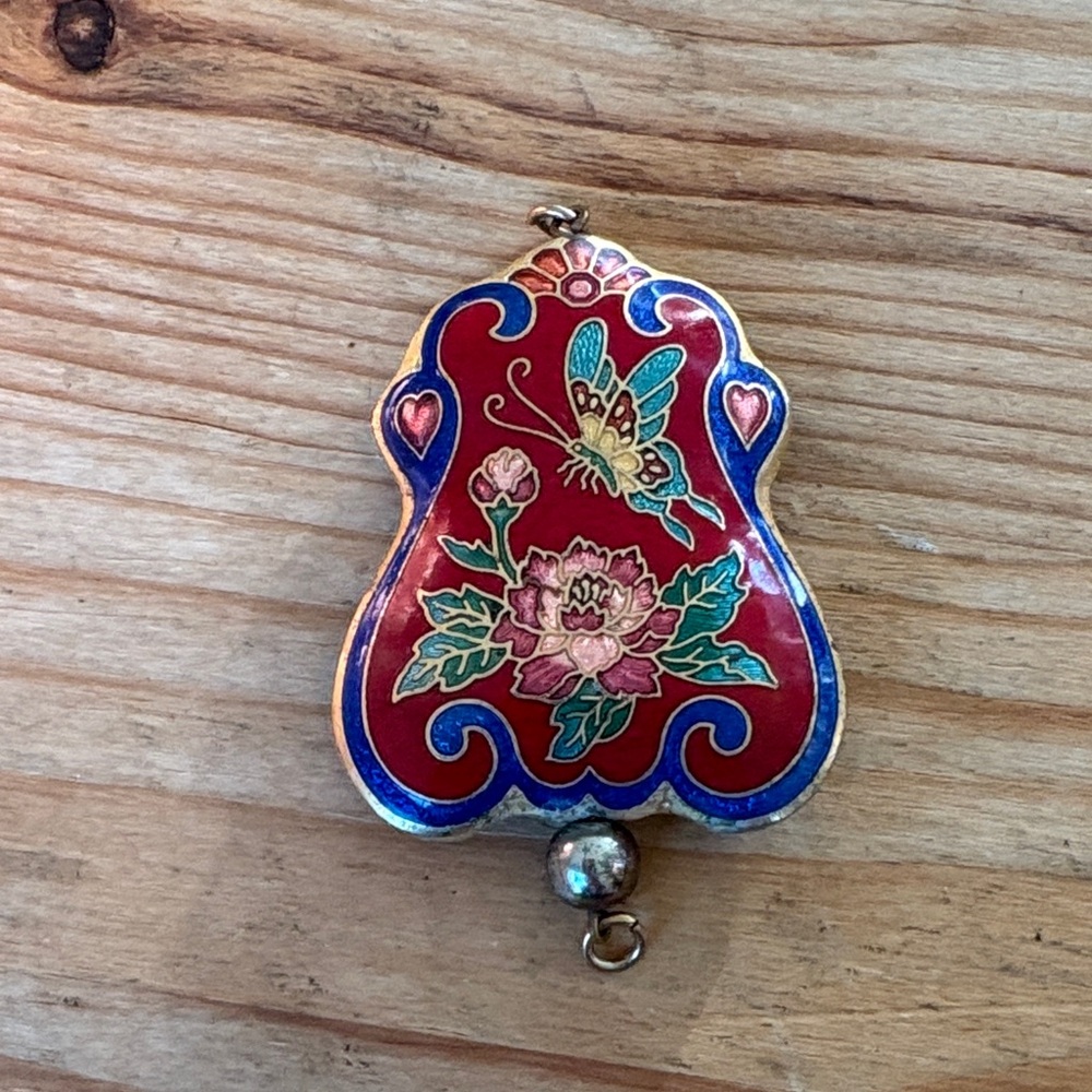 Elegant Red and Gold Floral Pendant